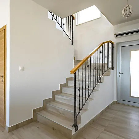 Villa Luxury Layla With Private Pool Near Dubrovnik *